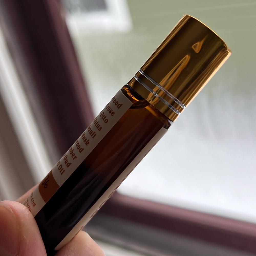 Cedar hill Homestead Rosewood Perfume Roller - Picture 5 of 7